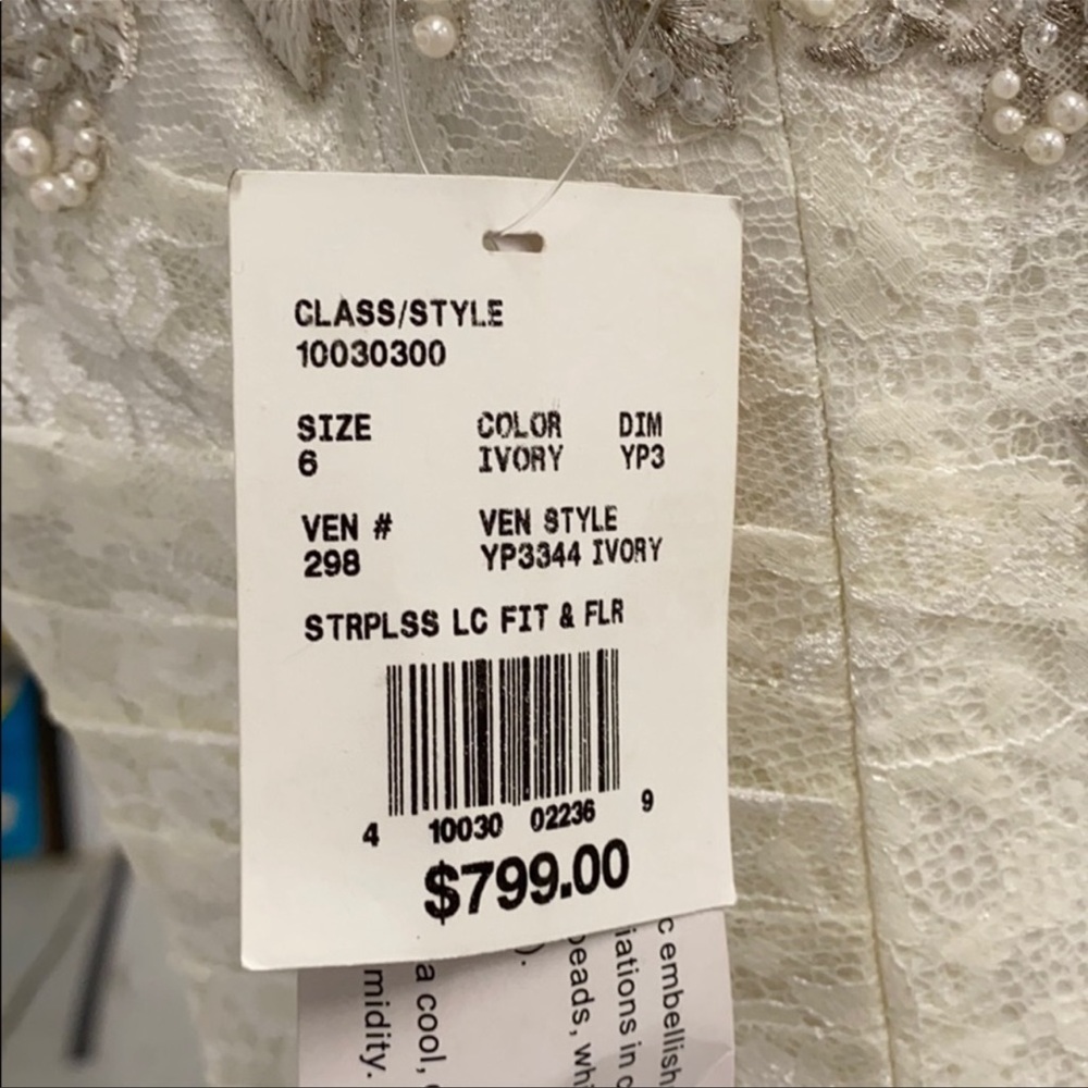 Wedding dress size 6 new with tags - Picture 15 of 15